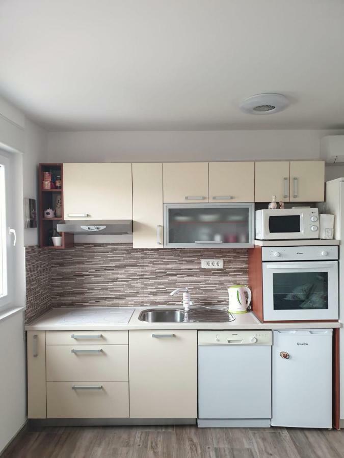 Seventh Heaven 2 Apartment Split Exterior photo